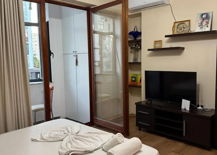 Adore * ティラナ